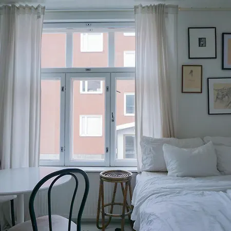 Wooden House With Shared Garden Huoneisto Helsinki
