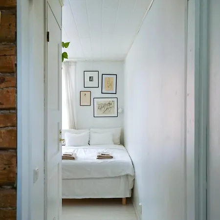 Wooden House With Shared Garden Huoneisto Helsinki